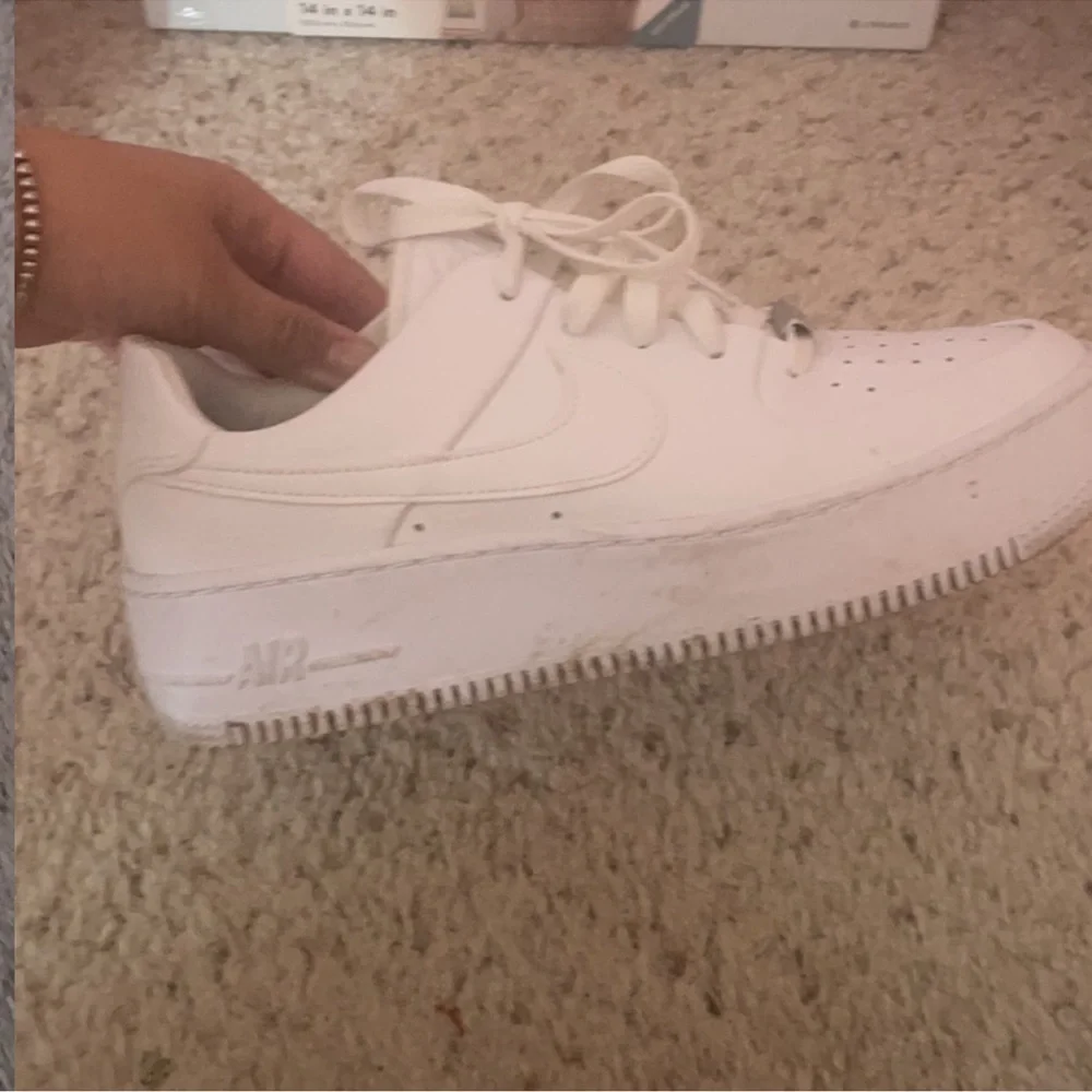 NIKE SAGE LOW SNEAKERS